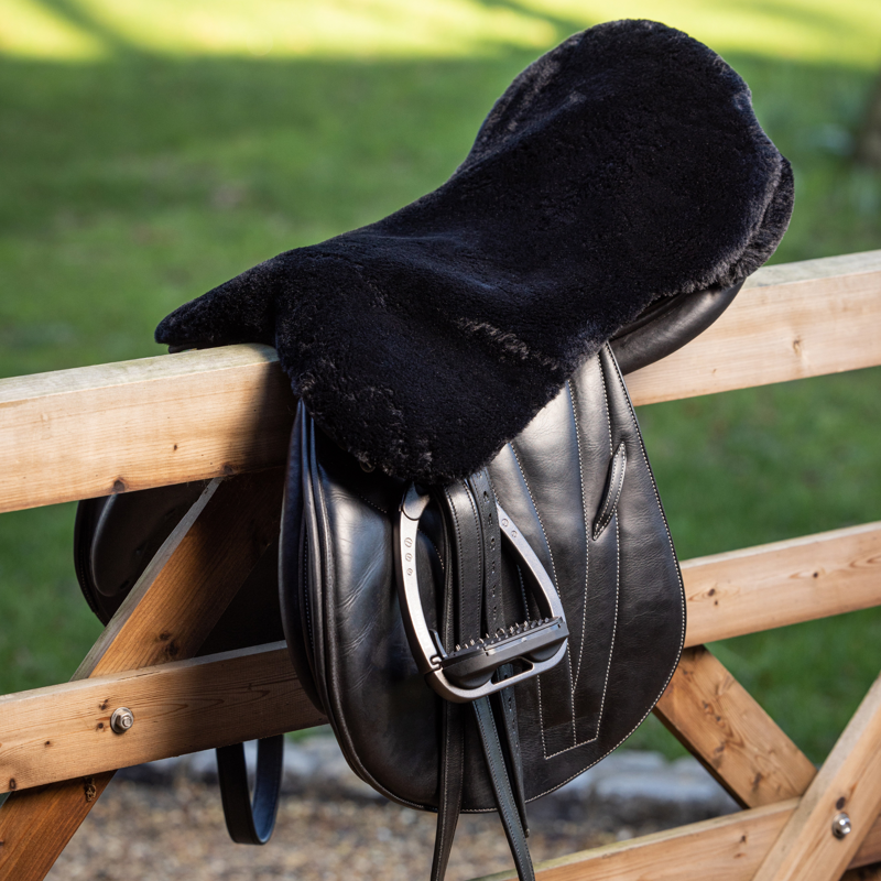 LeMieux Simuwool Seat Saver in Black-2